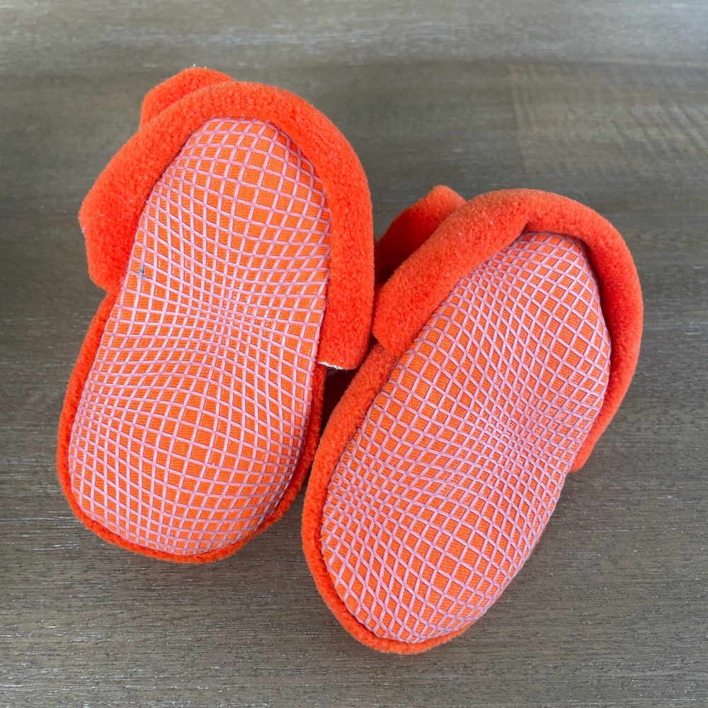 🎀  5 for $30 Infant Fleece Booties 0-6M in Orange - Picture 5 of 5